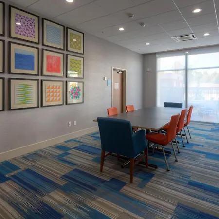 Holiday Inn Express & Suites Tulsa Midtown By Ihg-2