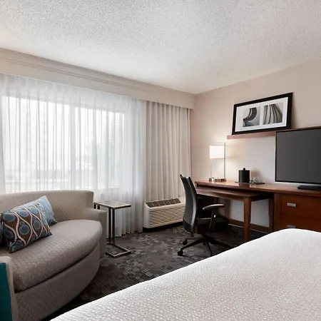 Courtyard By Marriott Tulsa Central-2